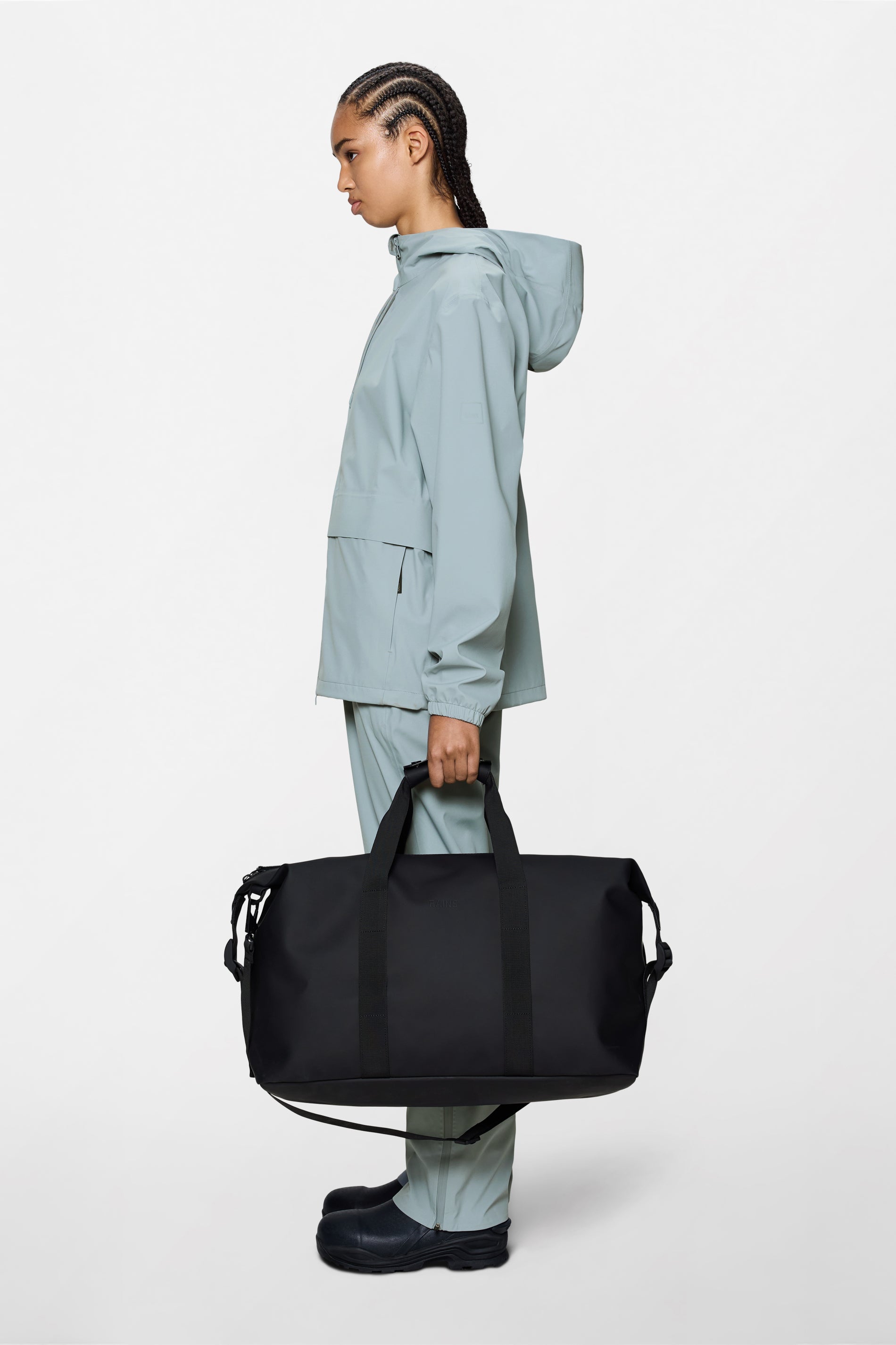 RAINS Hilo Weekend Bag Black 36L H27 x D26 x W52 cm Weekender