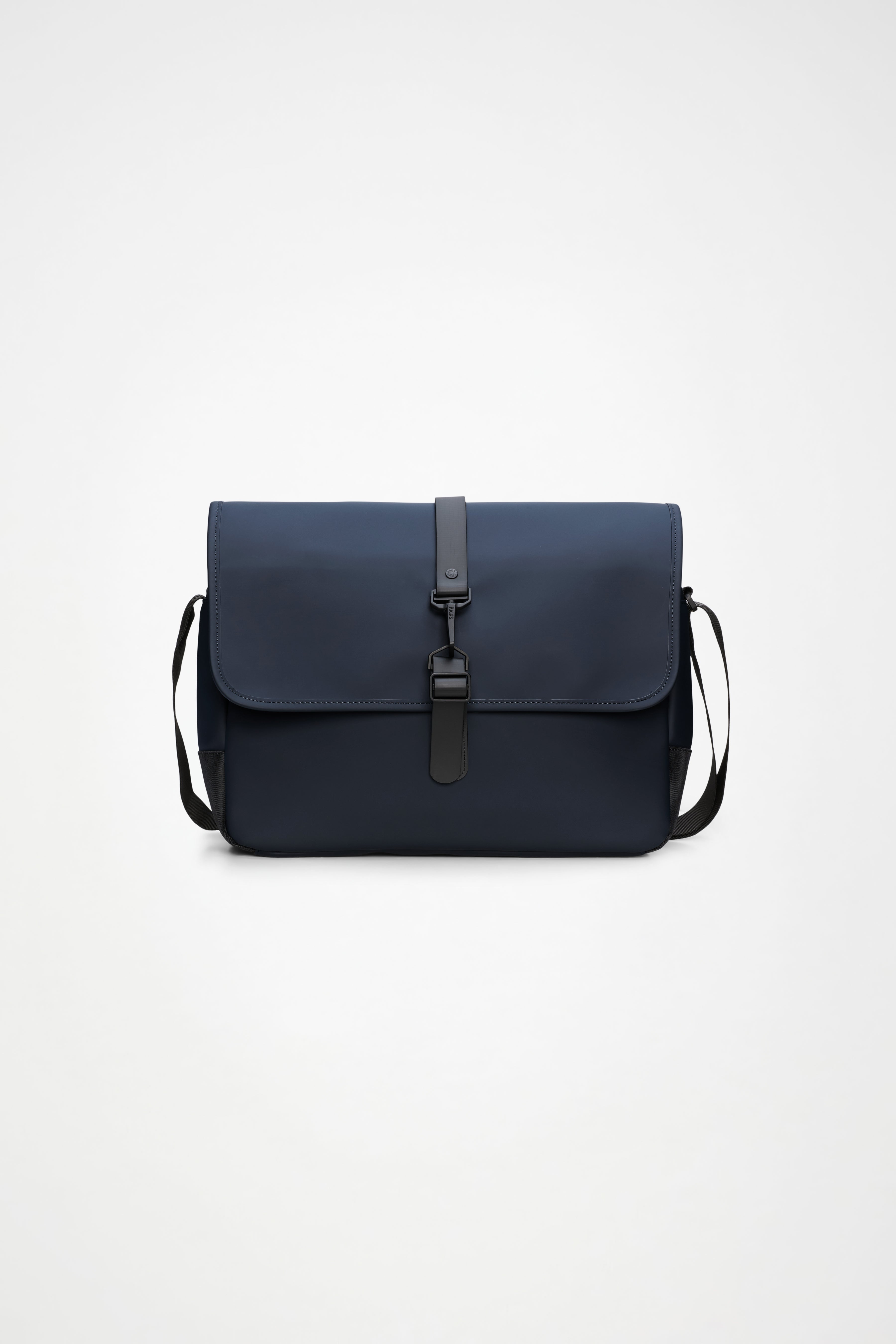 RAINS Messenger Bag Navy 11L H32 x D11 x W38 cm Messenger