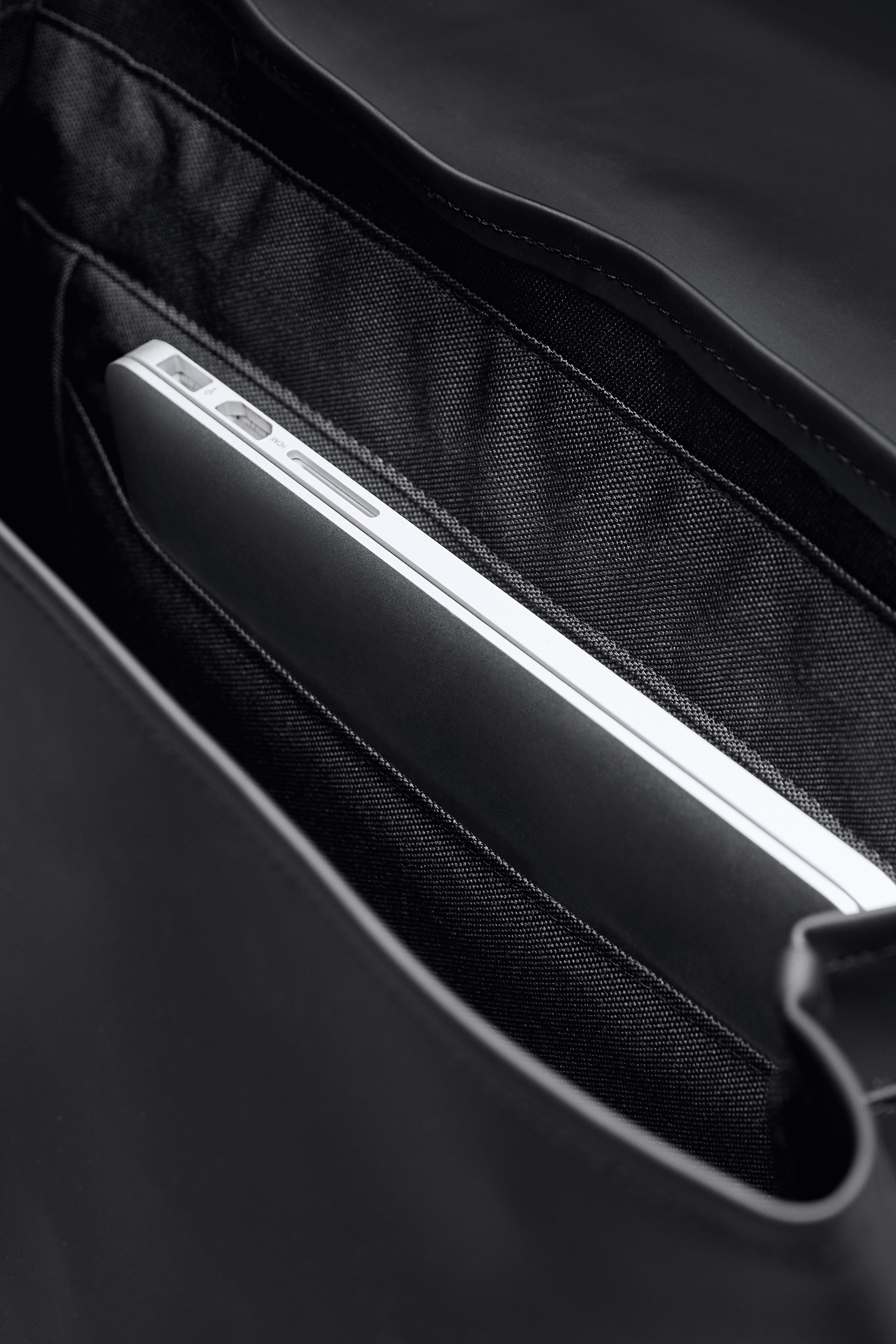 Rains Trail MSN Bag Green 21.50L H40 x D14.50 x W37 cm Backpack