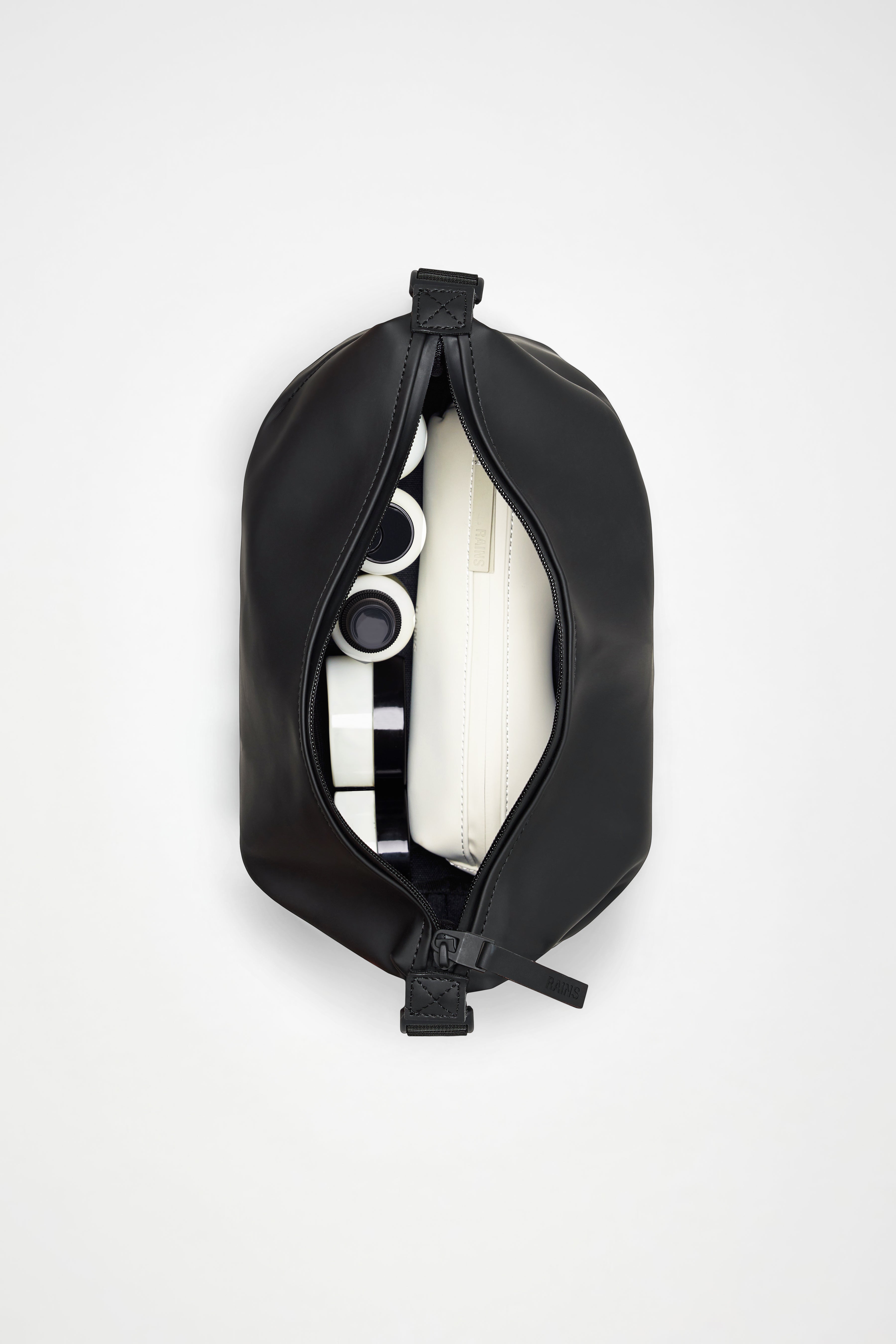 RAINS Hilo Wash Bag Amp 4.40L H15 x D13 x W26 cm Wash Bag