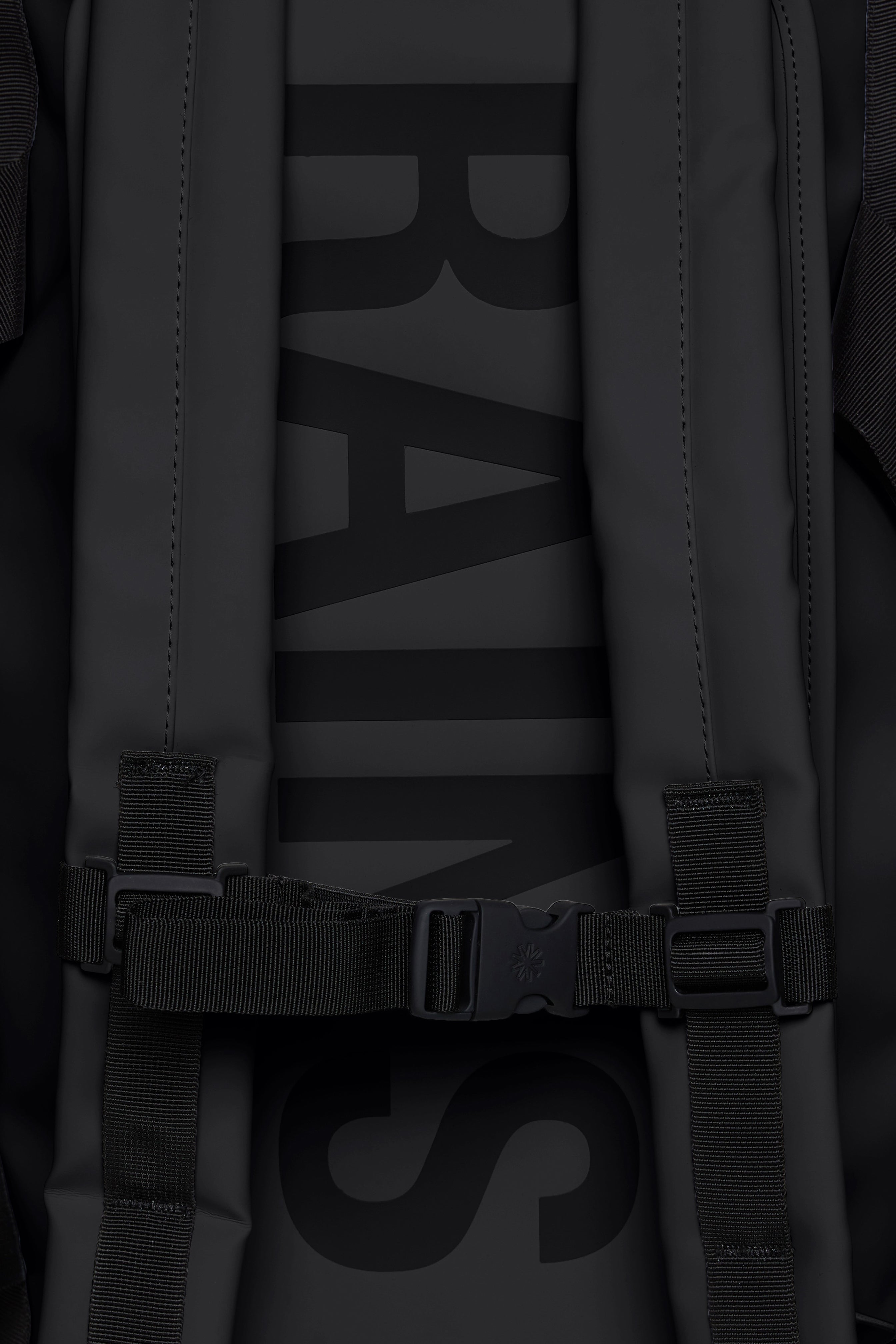 Rains Texel Duffel Bag Black 68L H34 x D34 x W59 cm Duffel