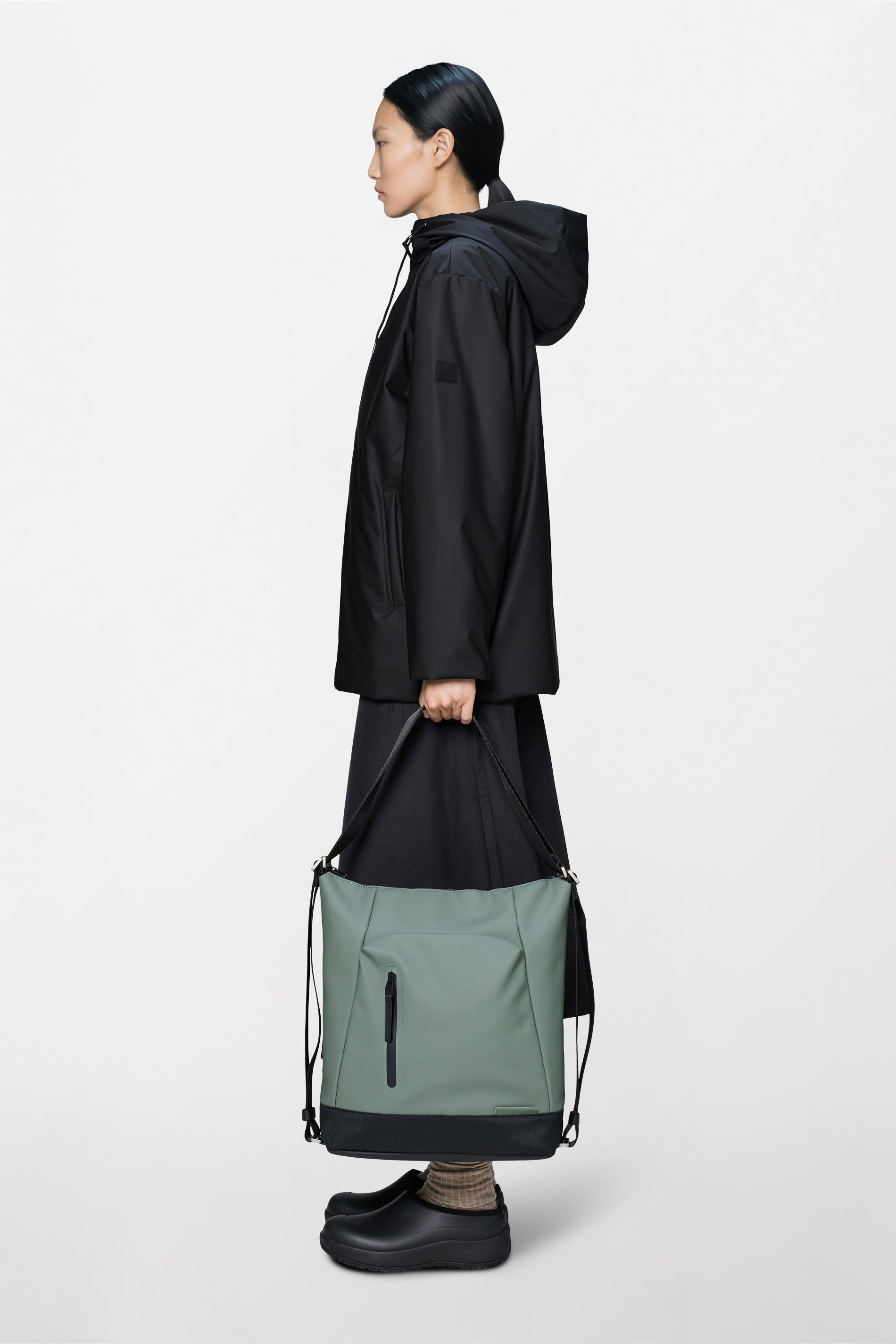 RAINS Otaru Hobo Backpack Sage 17L H41 x D13 x W32 cm Backpack