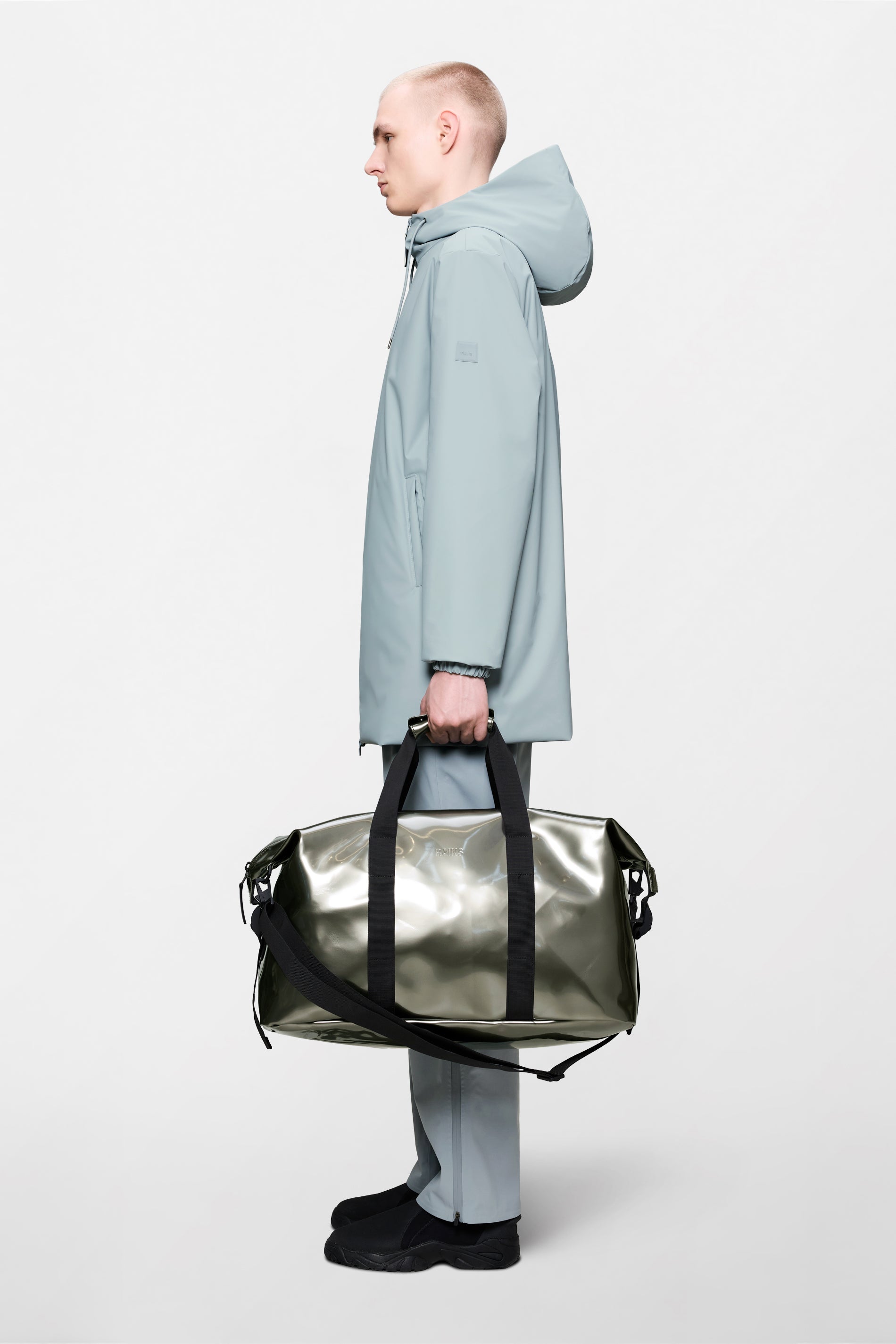 RAINS Hilo Weekend Bag Raven 36L H27 x D26 x W52 cm Weekender