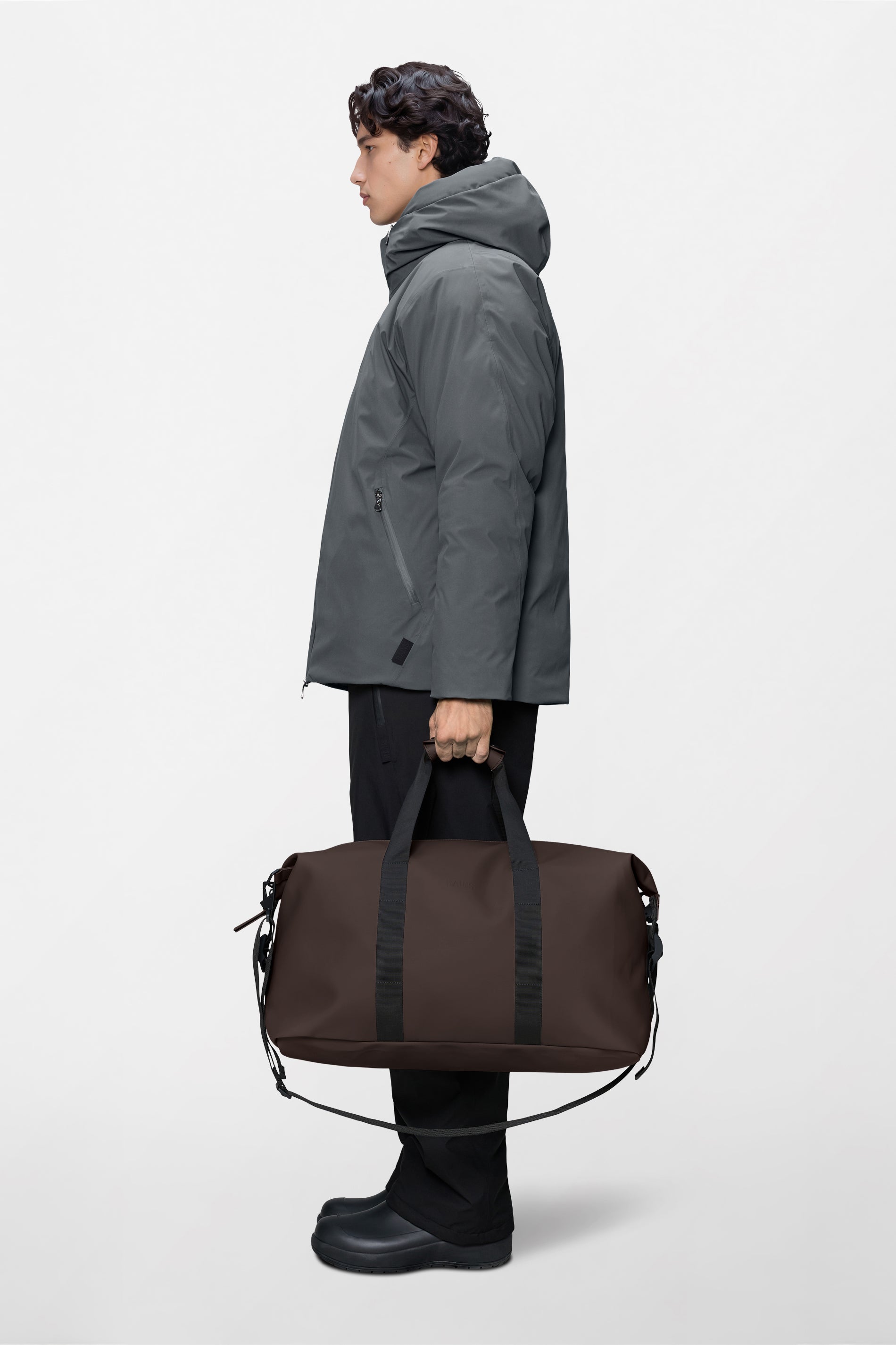 RAINS Hilo Weekend Bag Bark 36L H27 x D26 x W52 cm Weekender