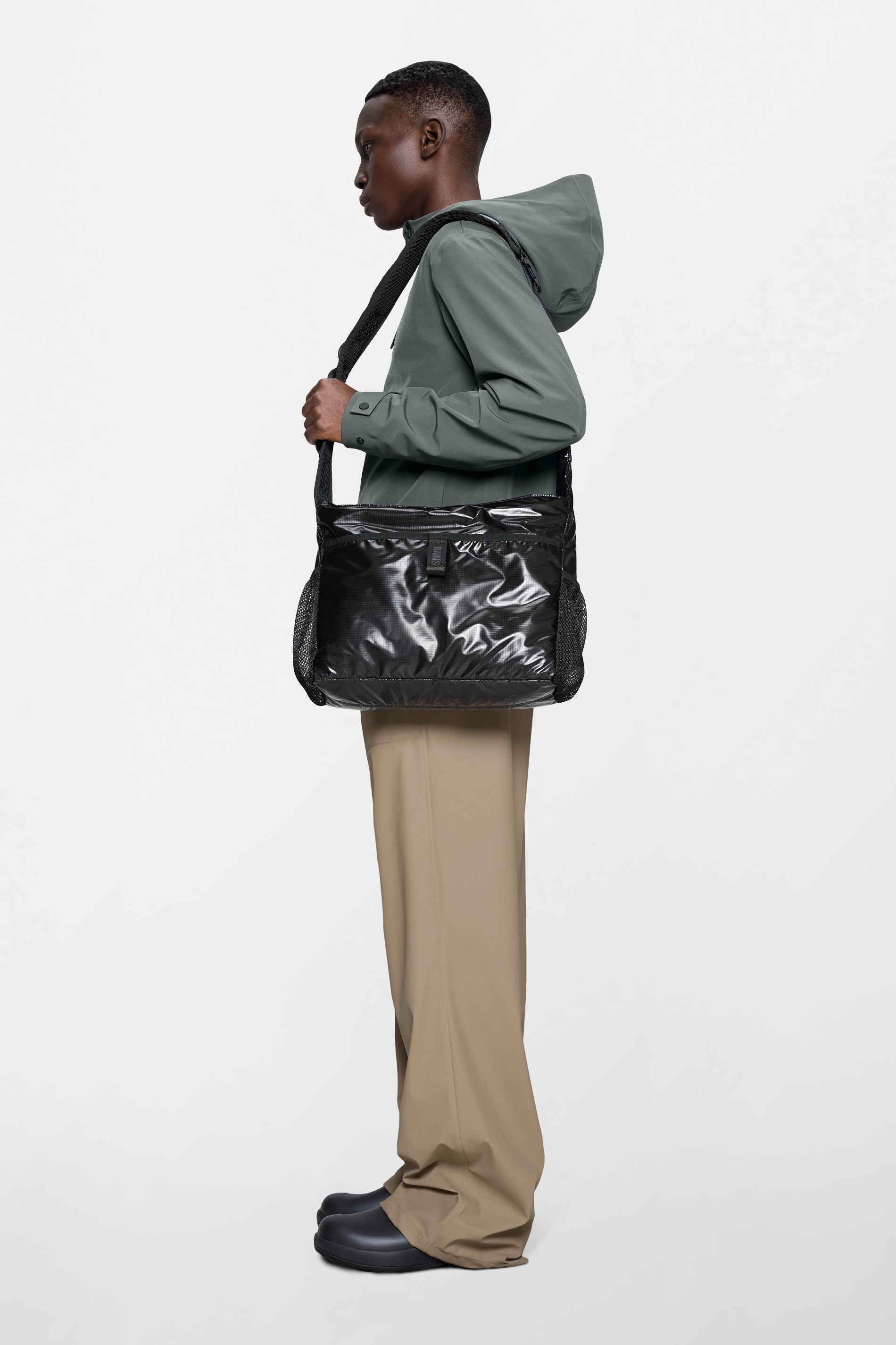 RAINS Sibu Messenger Bag Black 14.50L H29 x D13 x W35 cm Messenger