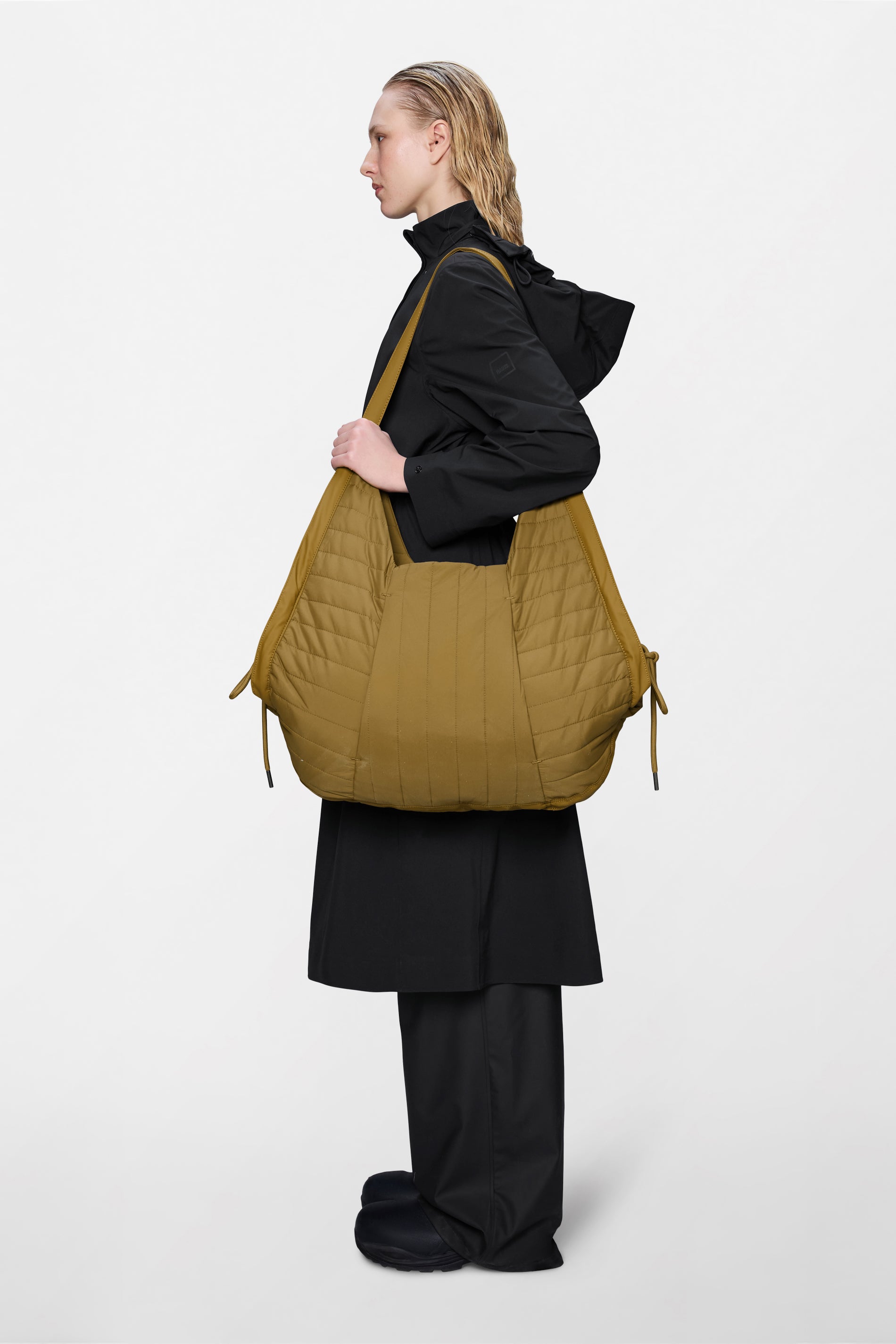 RAINS Koya Vision Bag Dawn 28L H30 x D20 x W56 cm Shoulder Bag