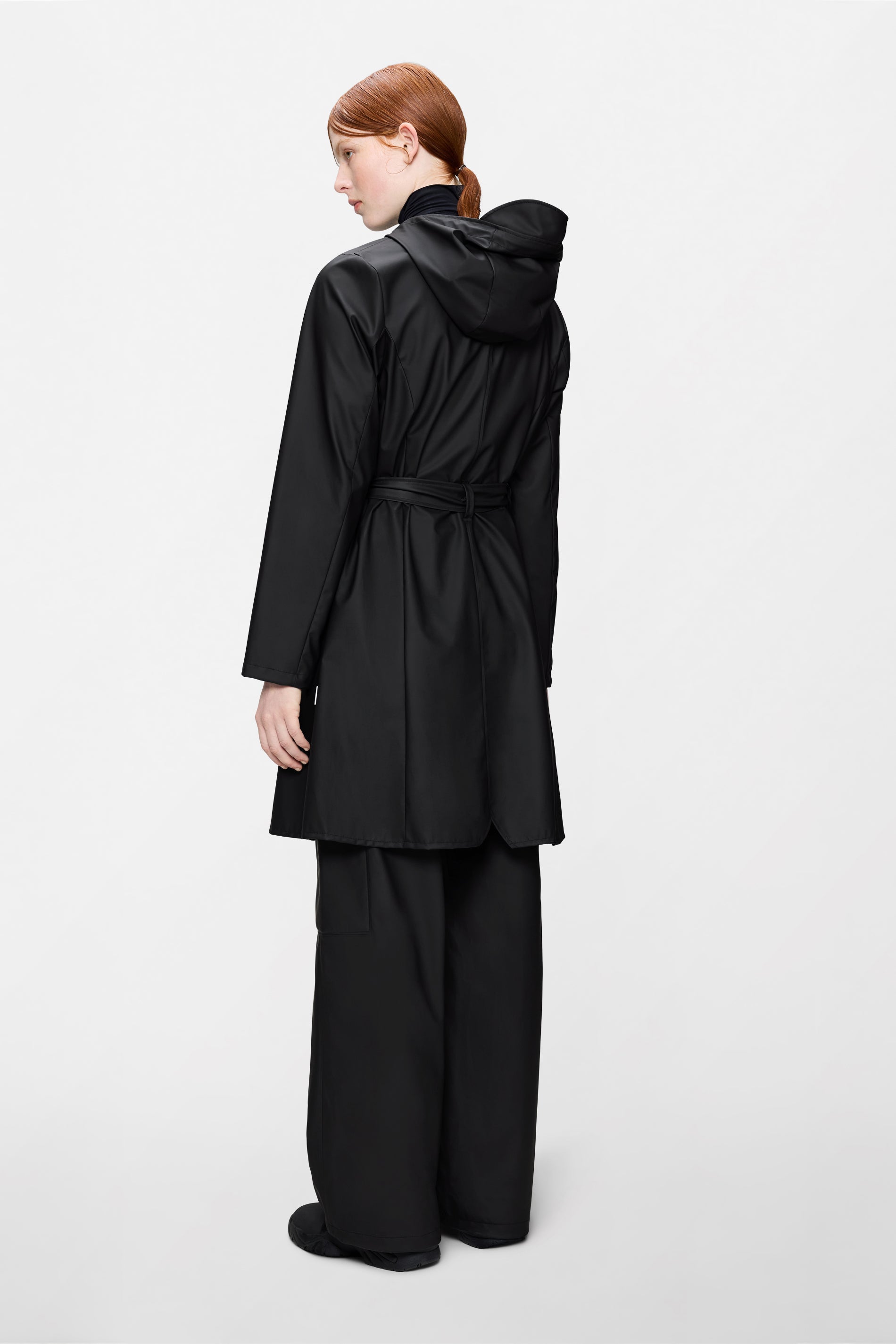 RAINS Curve Long Jacket
Black Jacket
