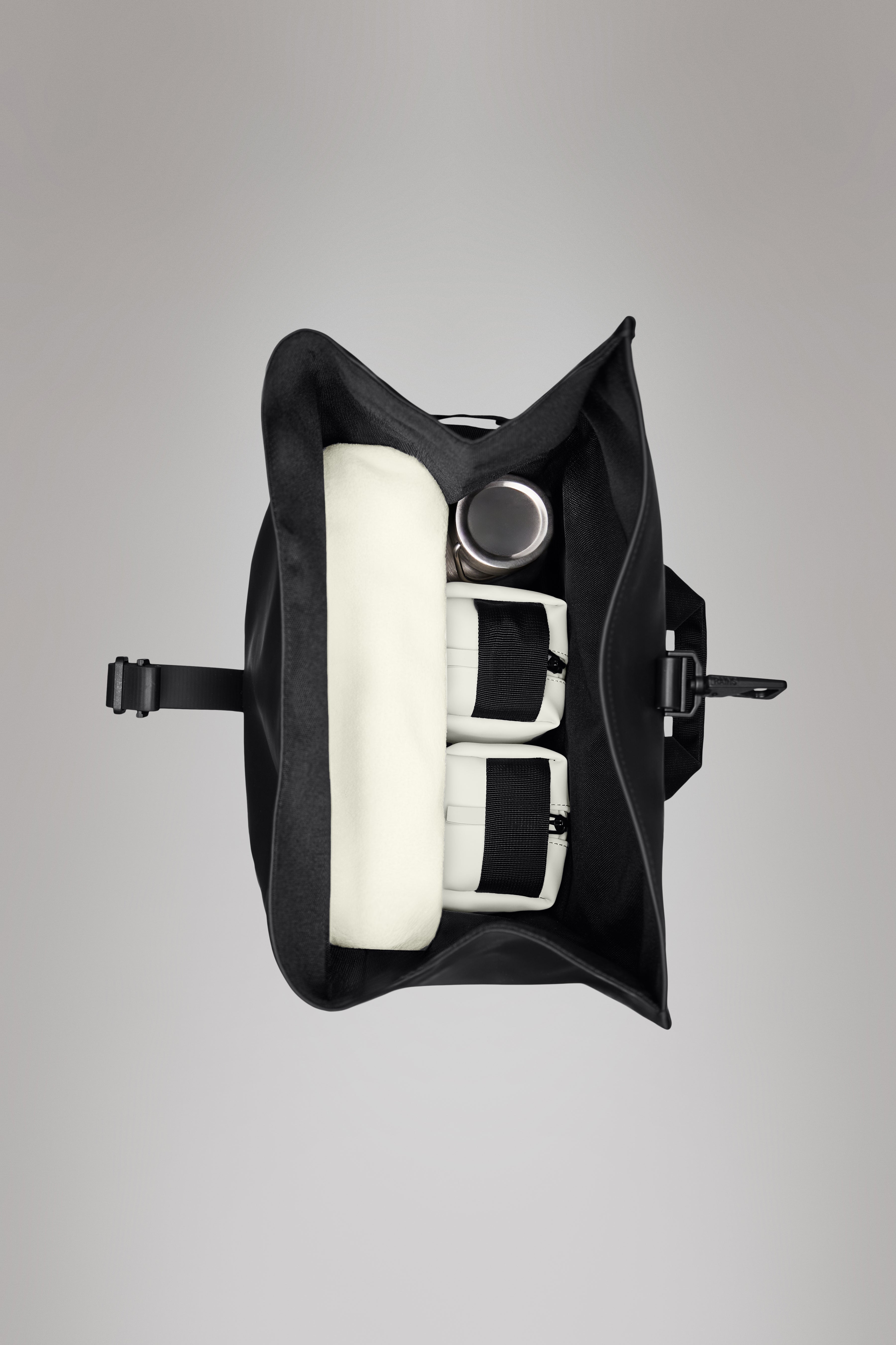 Rains Rolltop Rucksack Large Black 28L H63 x D14 x W32 cm Backpack