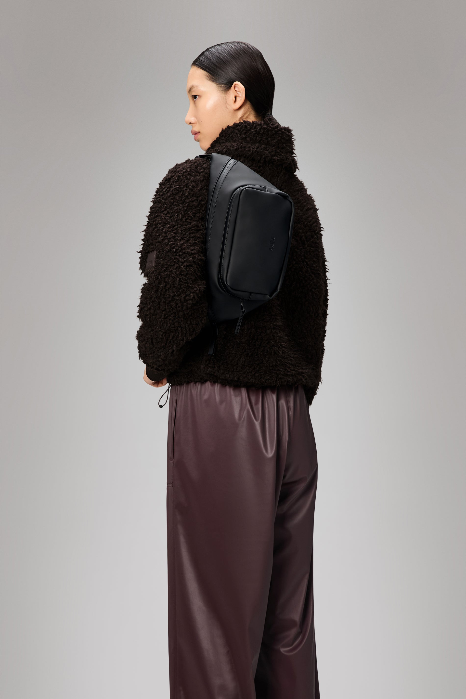 RAINS Bum Bag Black 2.20L H18 x D8 x W41 cm Bum bag