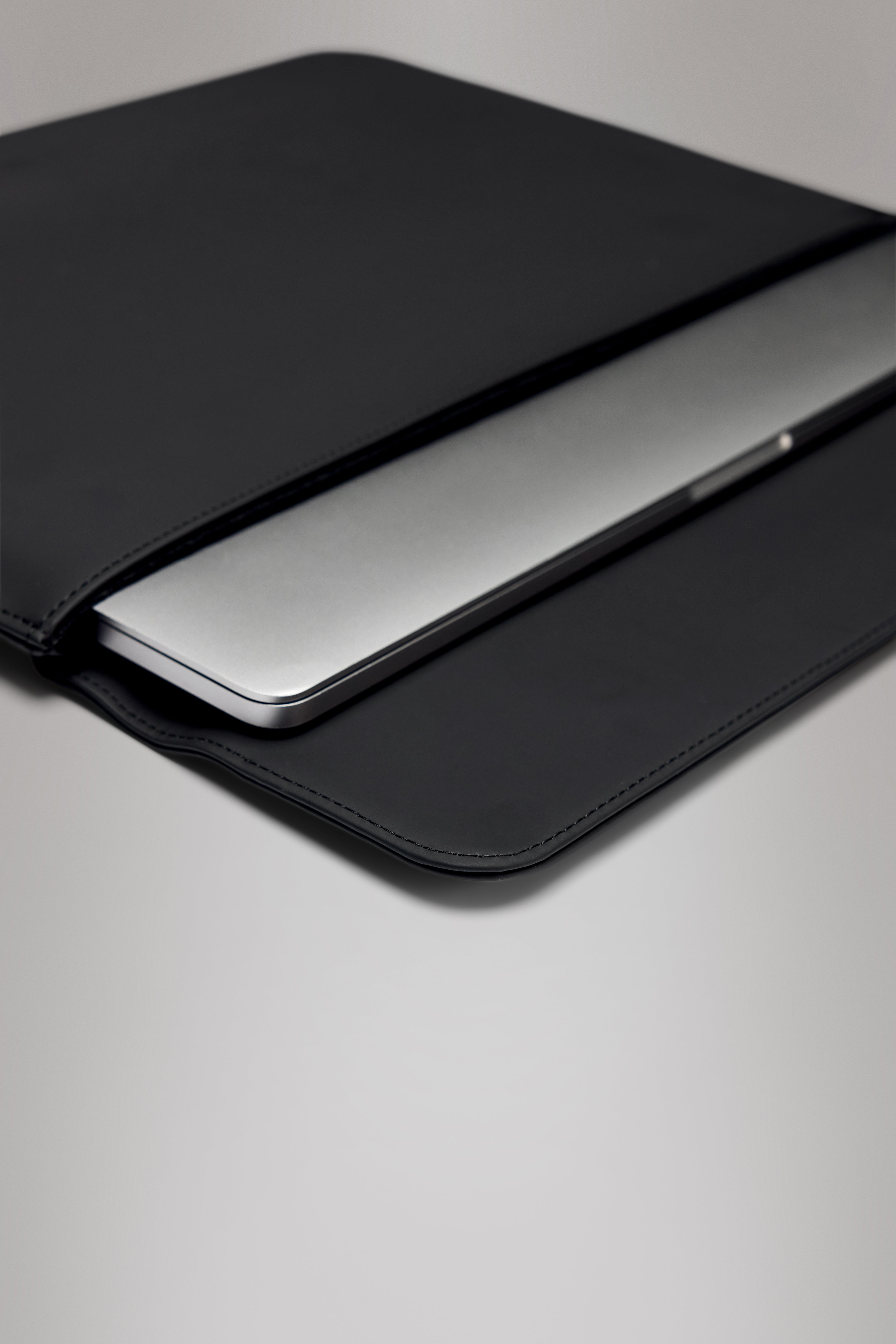 RAINS Laptop Portfolio 15″/16″ Beige 0.60L H30 x D0 x W38.50 cm Laptop bag