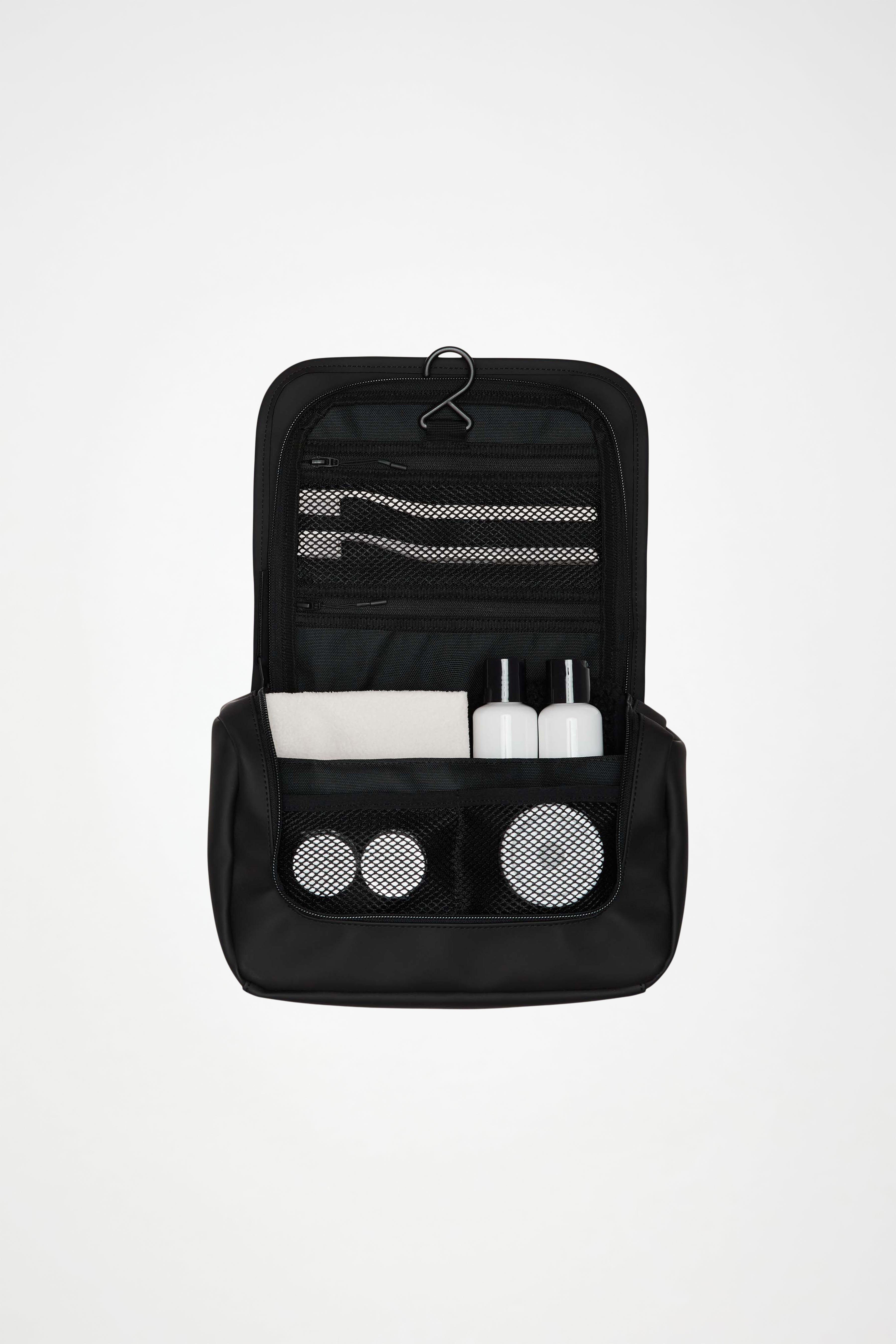 RAINS Texel Wash Bag Black Wash Bag