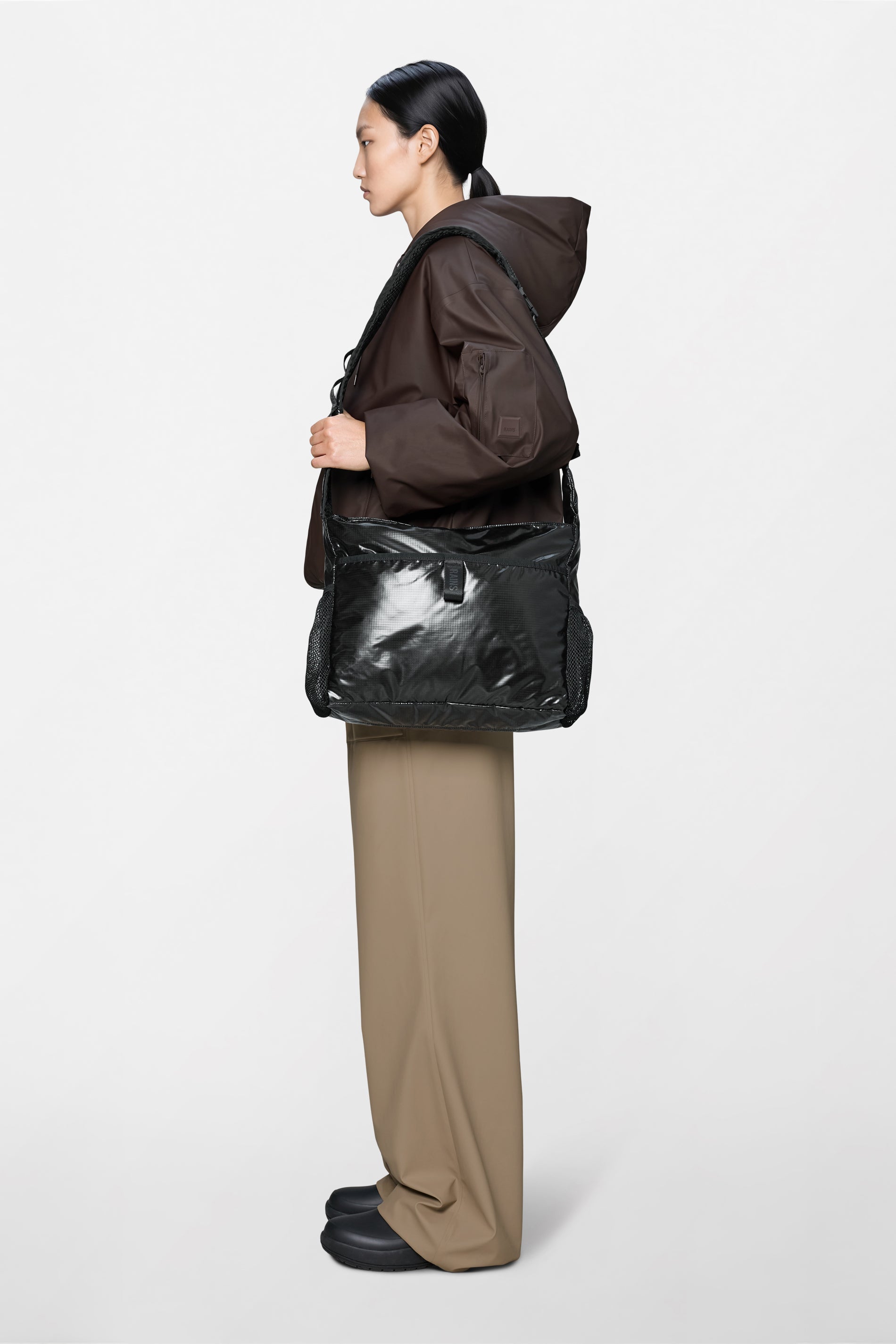 RAINS Sibu Messenger Bag Black 14.50L H29 x D13 x W35 cm Messenger