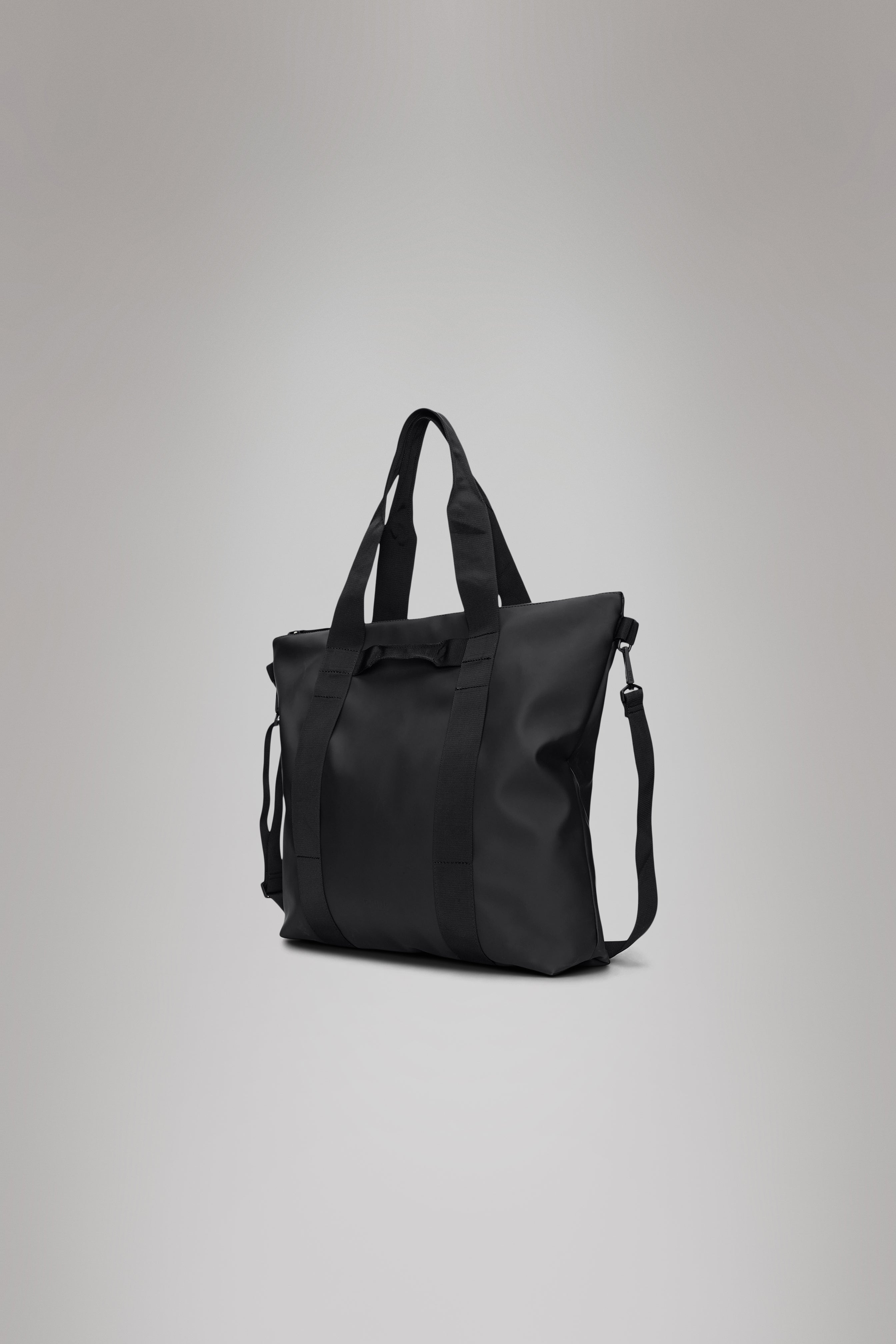 Rains Tote Bag Black 22L H46 x D10 x W49 cm Tote