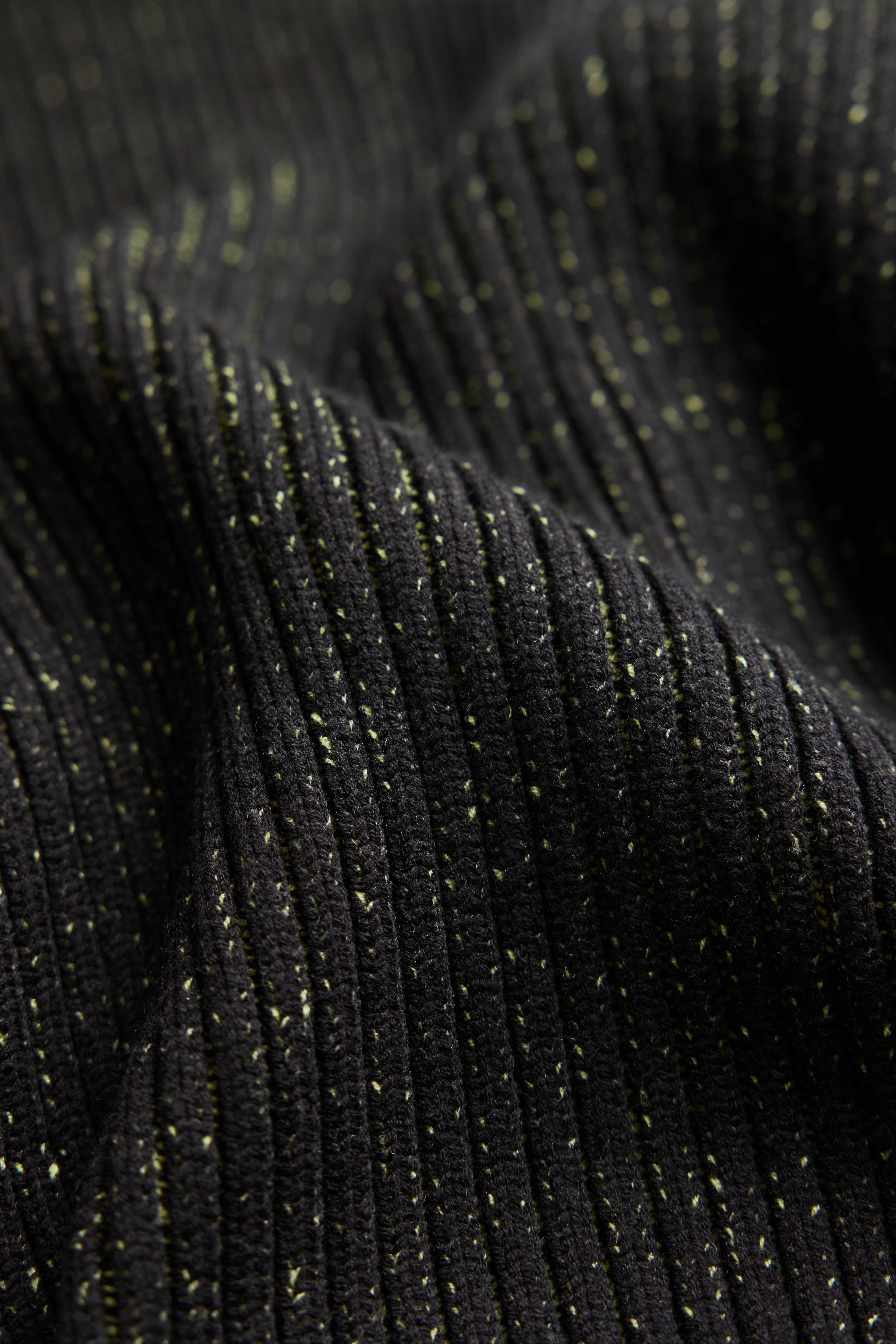 RAINS Sapa Knit Crew Neck Black/Acid Long Sleeve