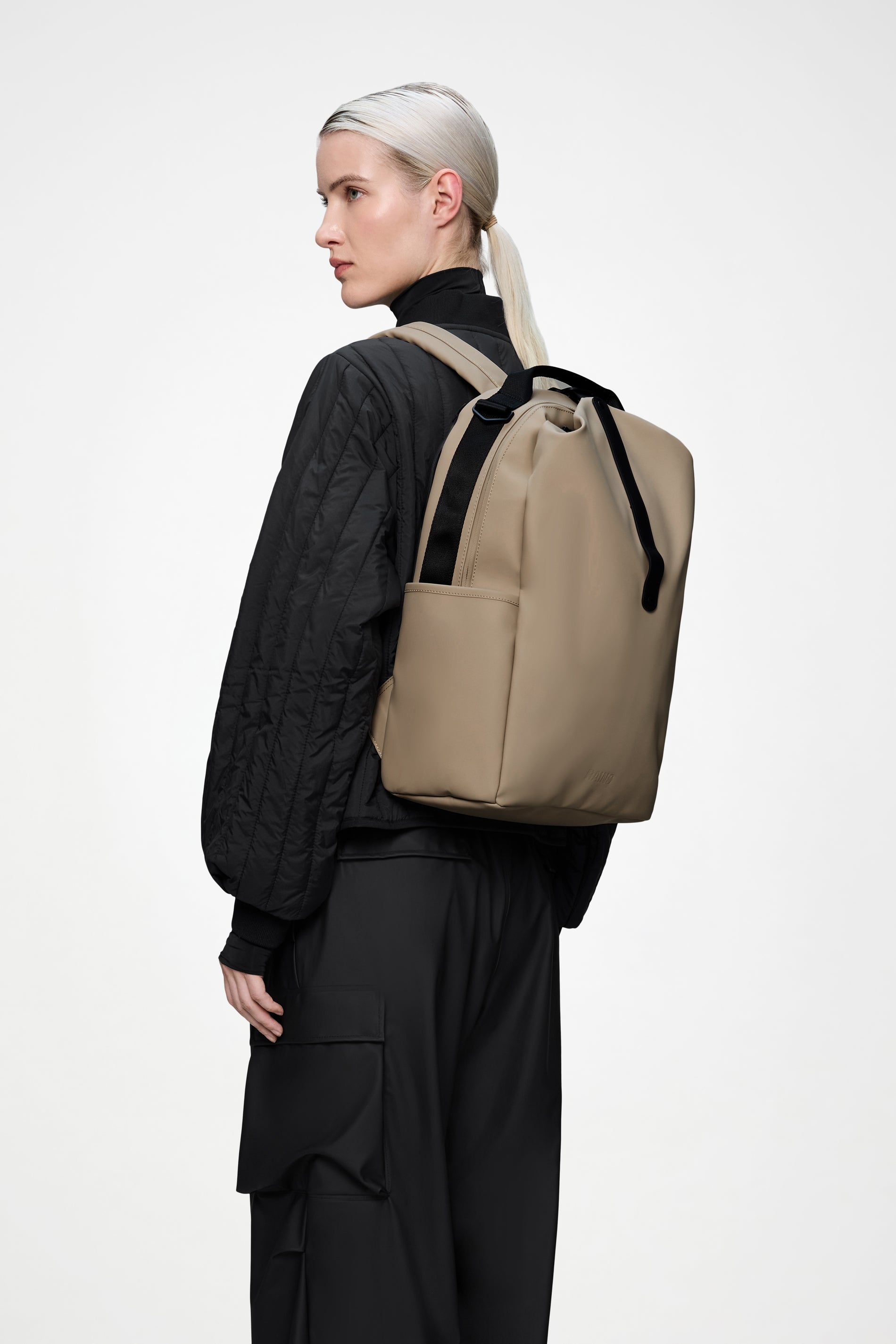 RAINS Clip Front Backpack Beige 21L H44 x D16 x W30 cm Backpack