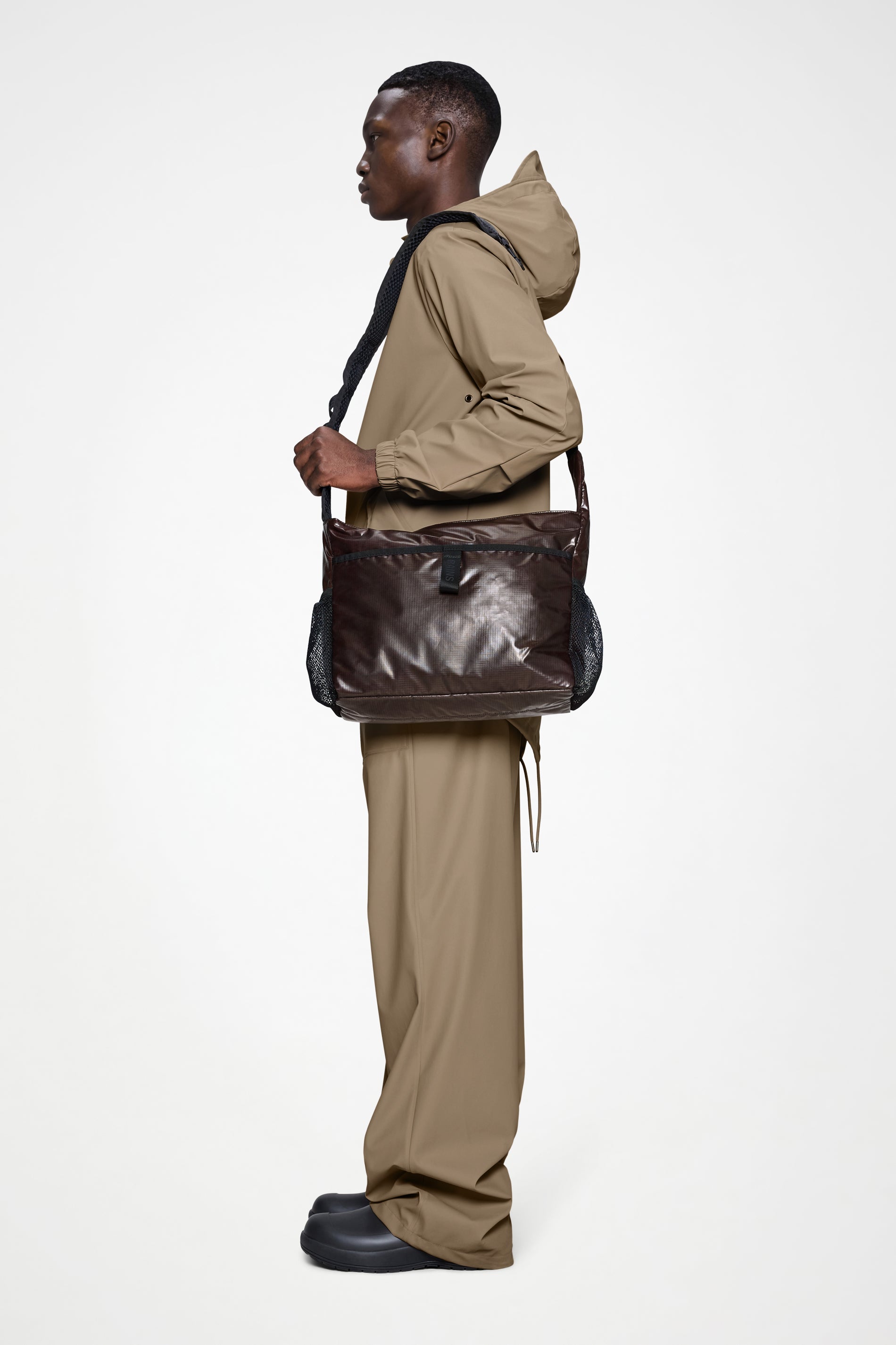 RAINS Sibu Messenger Bag Bark 14.50L H29 x D13 x W35 cm Messenger