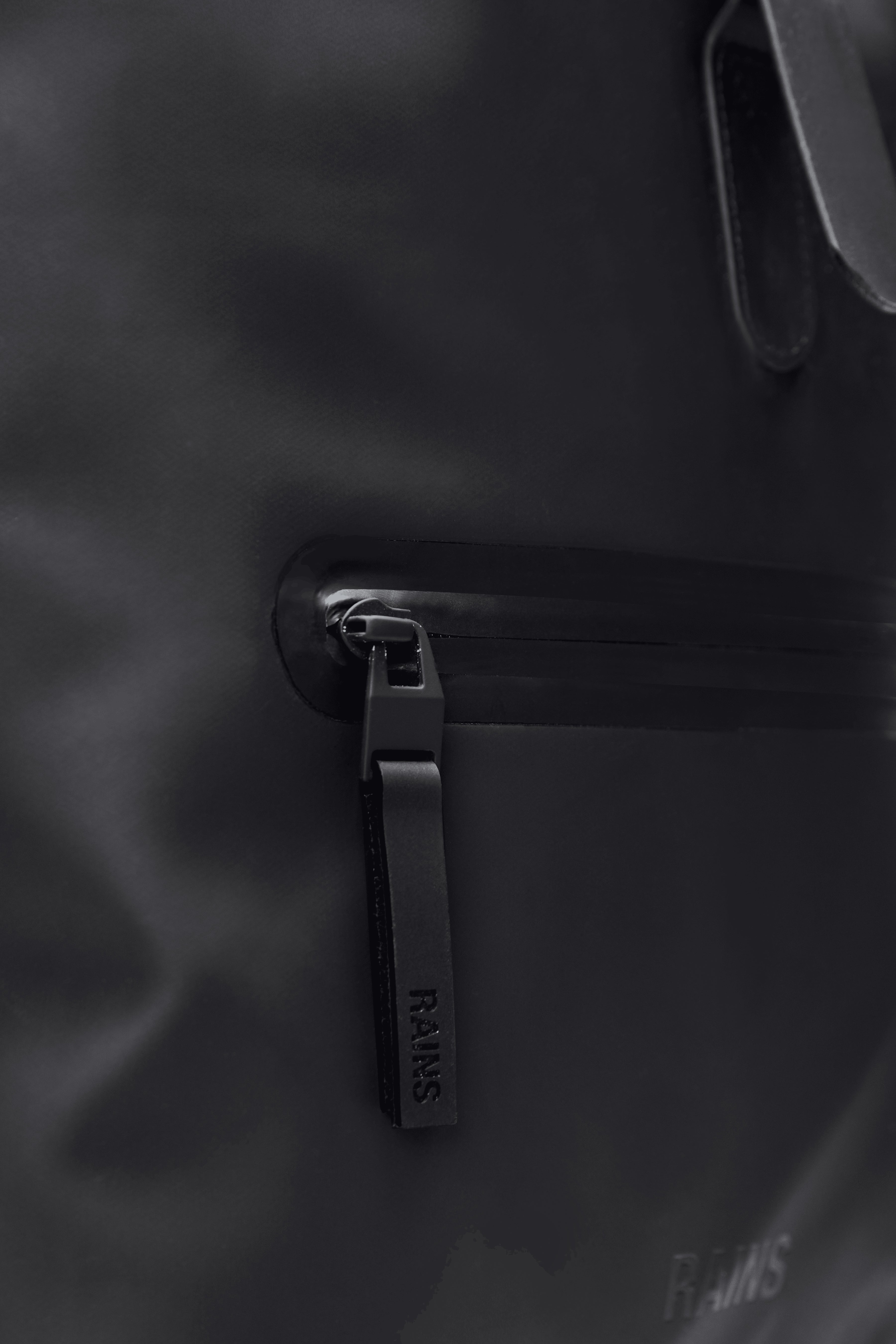 RAINS Rolltop Rucksack Beige 17L H60 x D11 x W32 cm Backpack