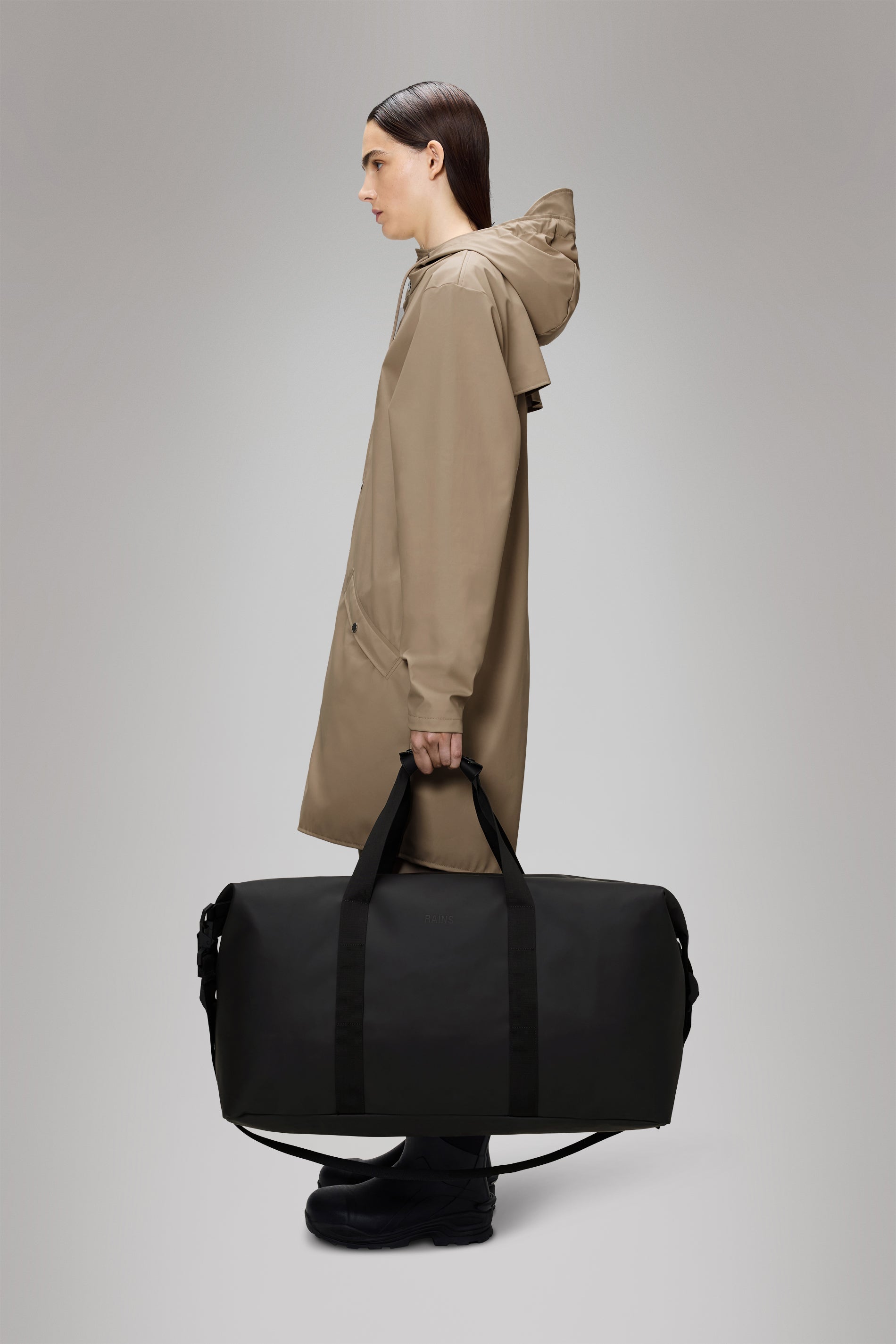 Rains Hilo Weekend Bag Large Black 70L H40 x D27 x W70 cm Weekender