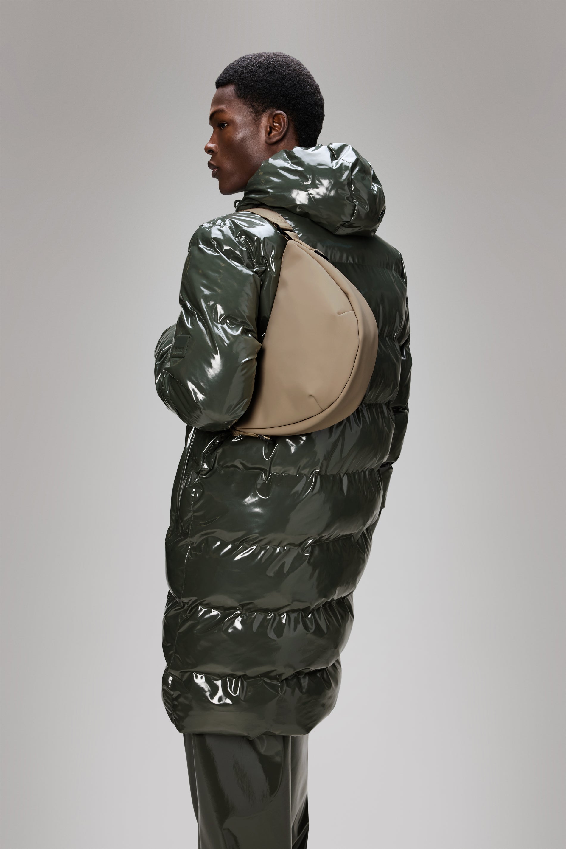 RAINS Valera Shoulder Bag Beige 7.70L H22 x D10 x W35 cm Crossbody