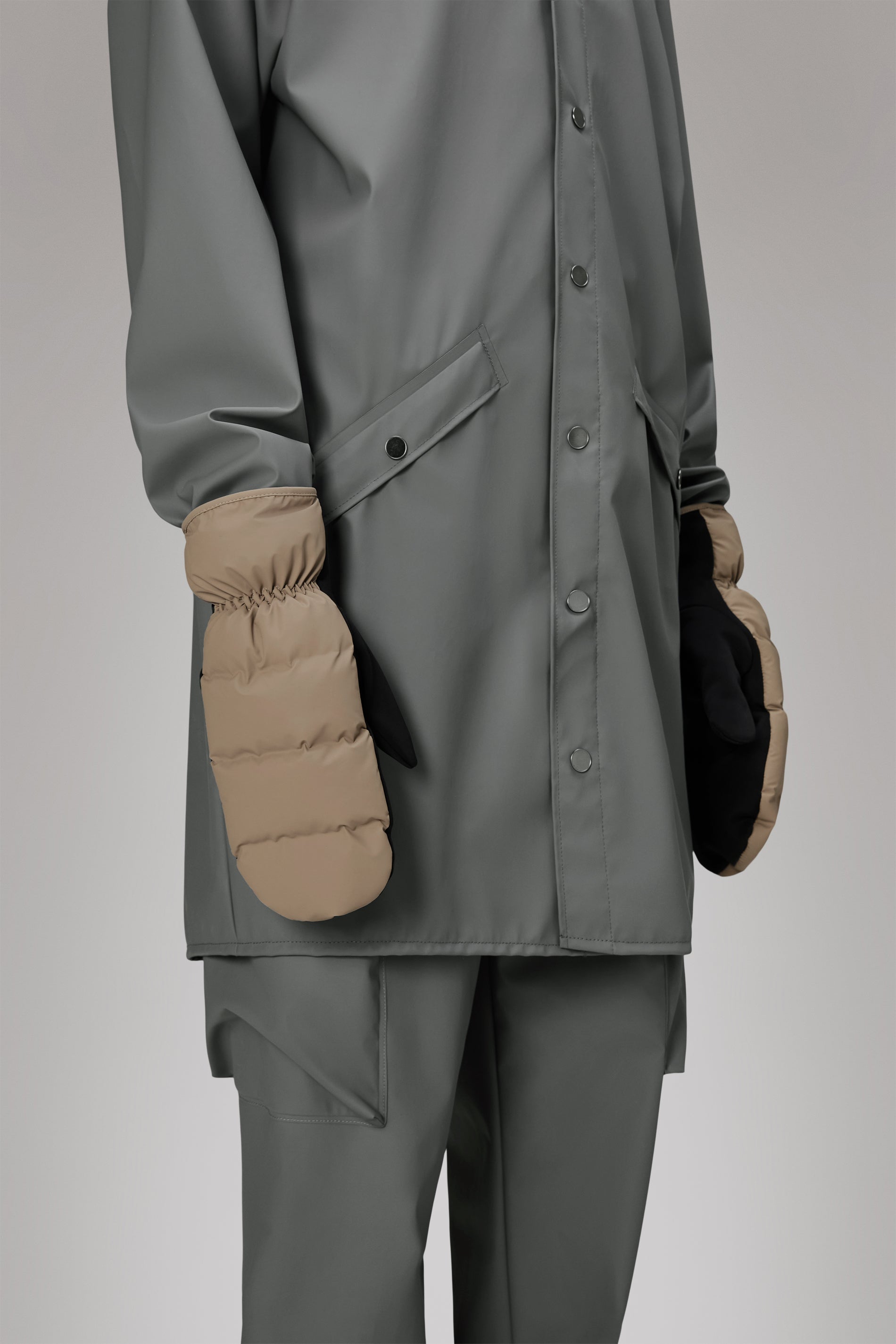 RAINS Lohja Puffer Mittens Beige Gloves