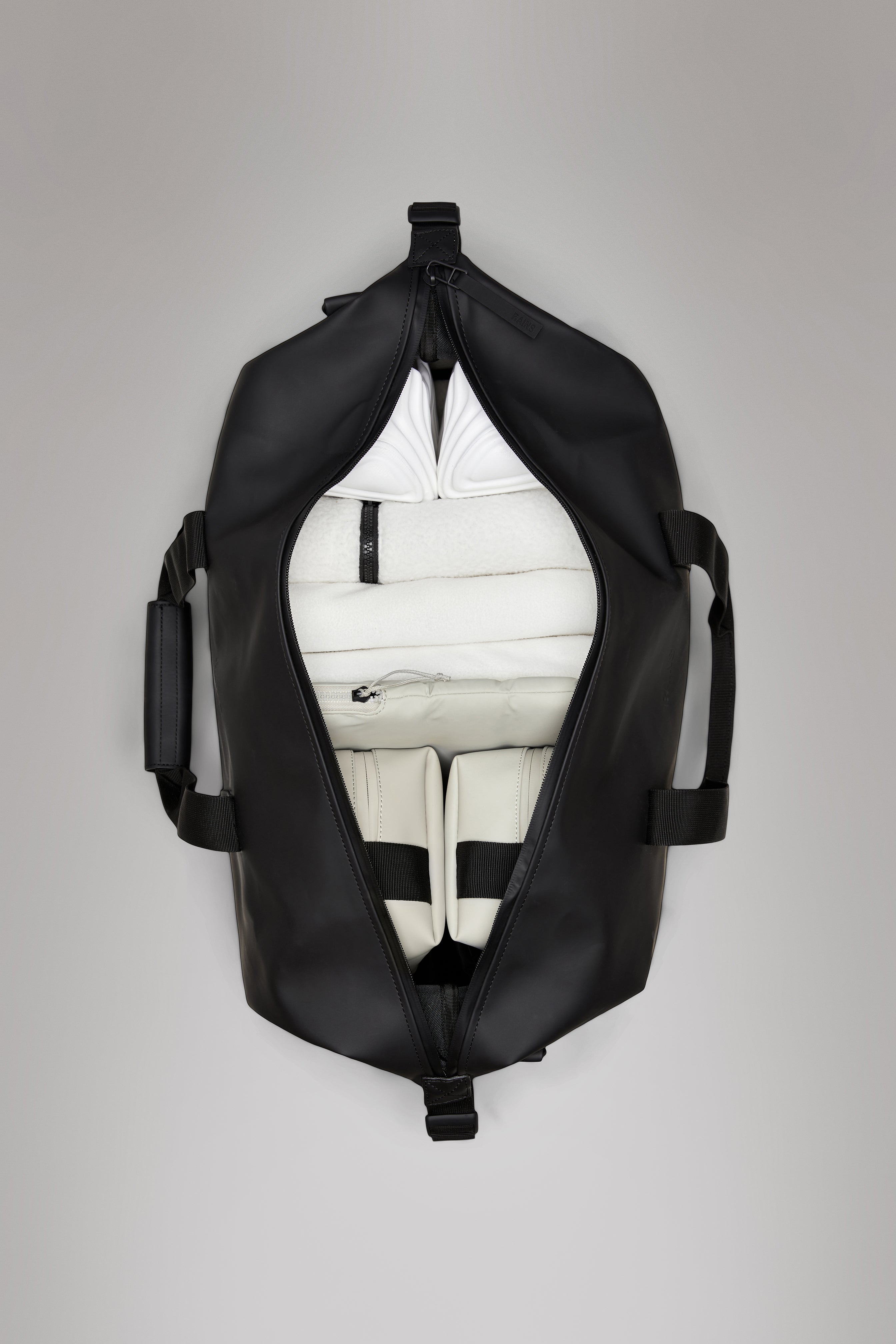 Rains Hilo Weekend Bag Large Green 70L H40 x D27 x W70 cm Weekender