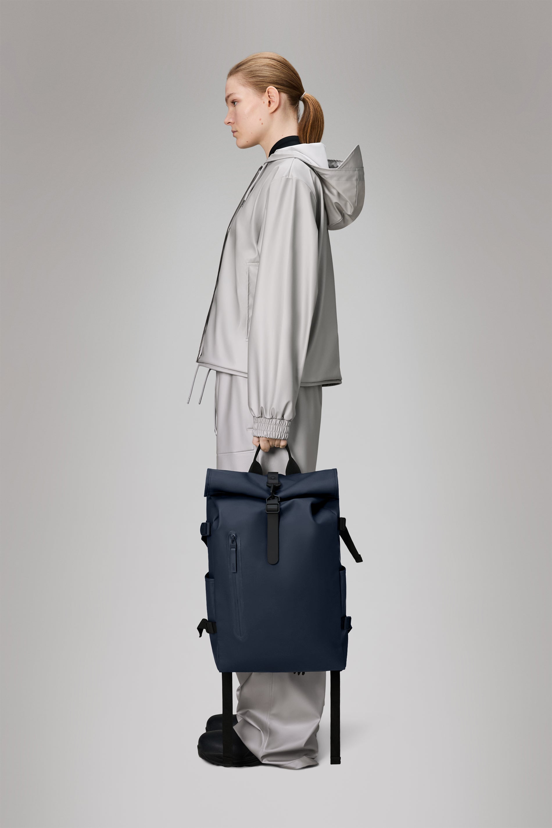 Rains Rolltop Rucksack Large Navy 28L H63 x D14 x W32 cm Backpack